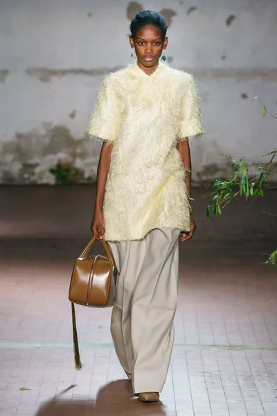 Look 26